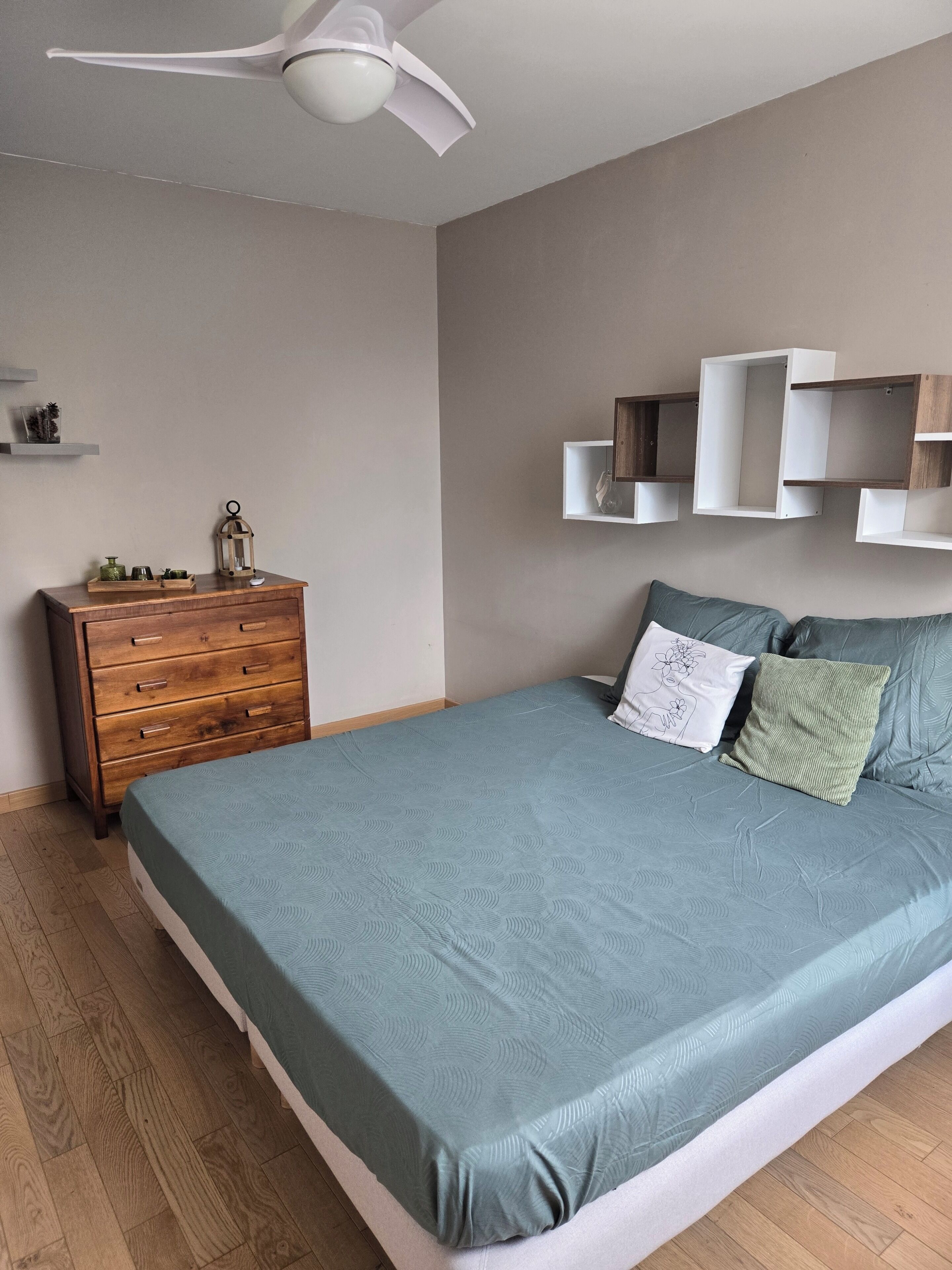 3 camere, Wi-Fi, lenzuola