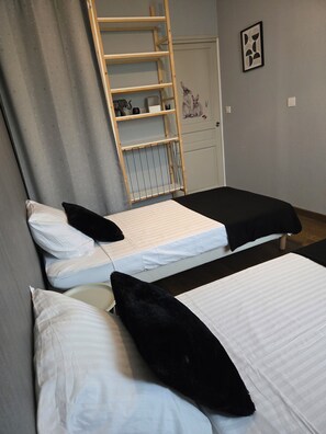 Room - 8-person townhouse with large terrace access to route des grands crus (Chenôve)