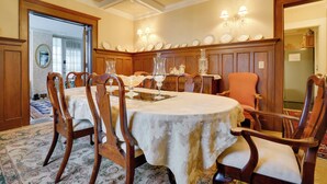 Dining - Grand Multi-Unit Estate: 2 Mi to Dtwn Minneapolis! (Minneapolis)