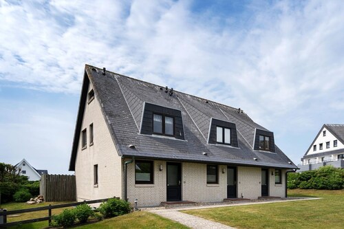 Dünenglück - Cozy vacation apartment for 4 pers. in central proximity to the beach in