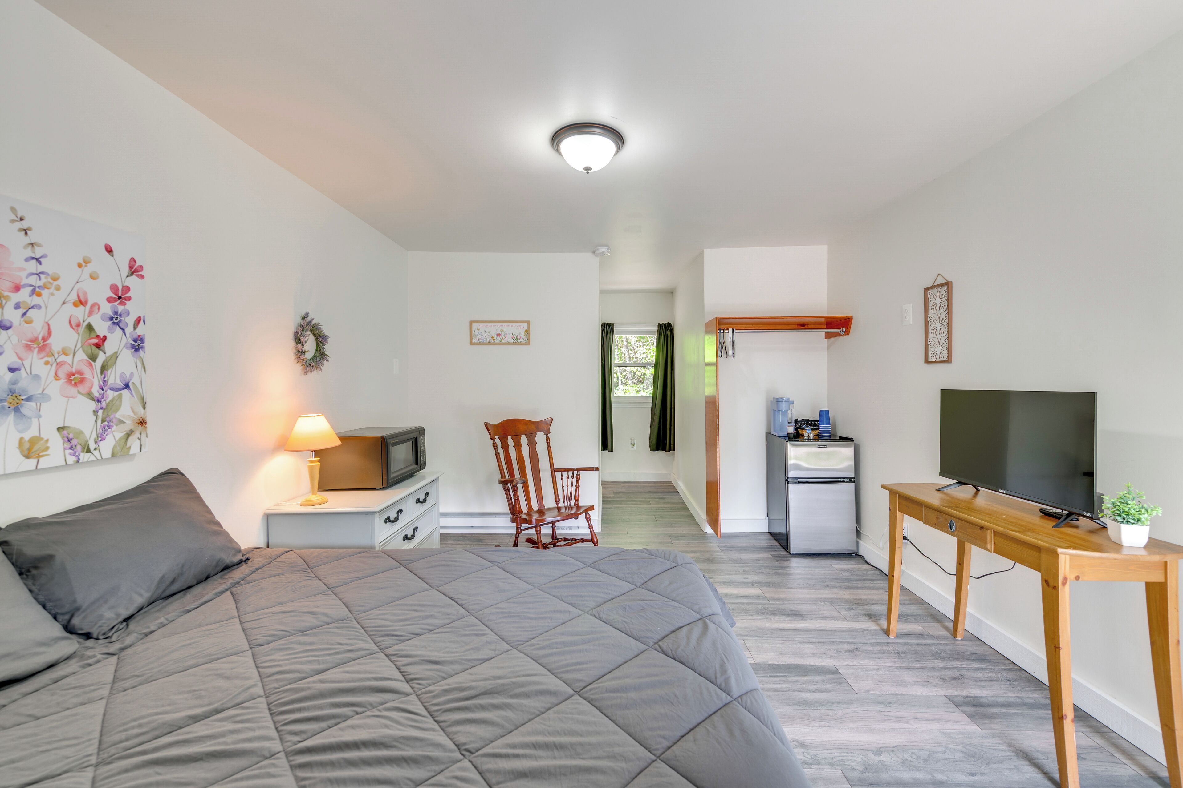 Travel crib, internet, bed sheets