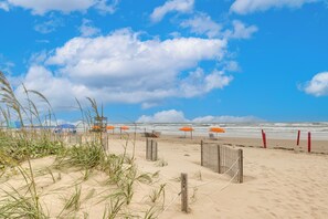 On the beach - Steps to Sand: Beachfront SPI Condo w/ Balcony (South Padre Island)