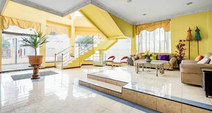 Luxury Twin Stay with Free WiFi and Parking