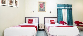 Luxury Twin Stay with Free WiFi and Parking