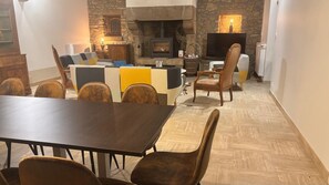 Dining - Large country house with swimming pool (Saint-Sauveur-des-Landes)
