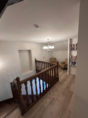 Interior - Large country house with swimming pool (Saint-Sauveur-des-Landes)