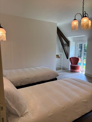 5 chambres, fer et planche à repasser, Wi-Fi gratuit, draps fournis