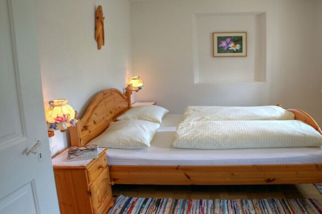 Bügeleisen/Bügelbrett, kostenloses WLAN, Bettwäsche