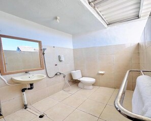 Double Room | Bathroom - Cozzy Canggu 77 Guest House (Canggu)