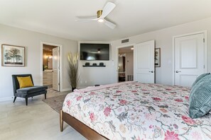 Room - Sweeping Mtn Views & Hot Tub: Fountain Hills Oasis (Fountain Hills)