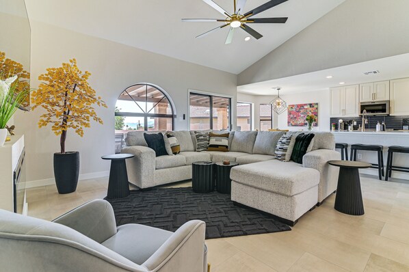 Living area - Sweeping Mtn Views & Hot Tub: Fountain Hills Oasis (Fountain Hills)
