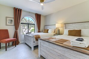 Room - Sweeping Mtn Views & Hot Tub: Fountain Hills Oasis (Fountain Hills)