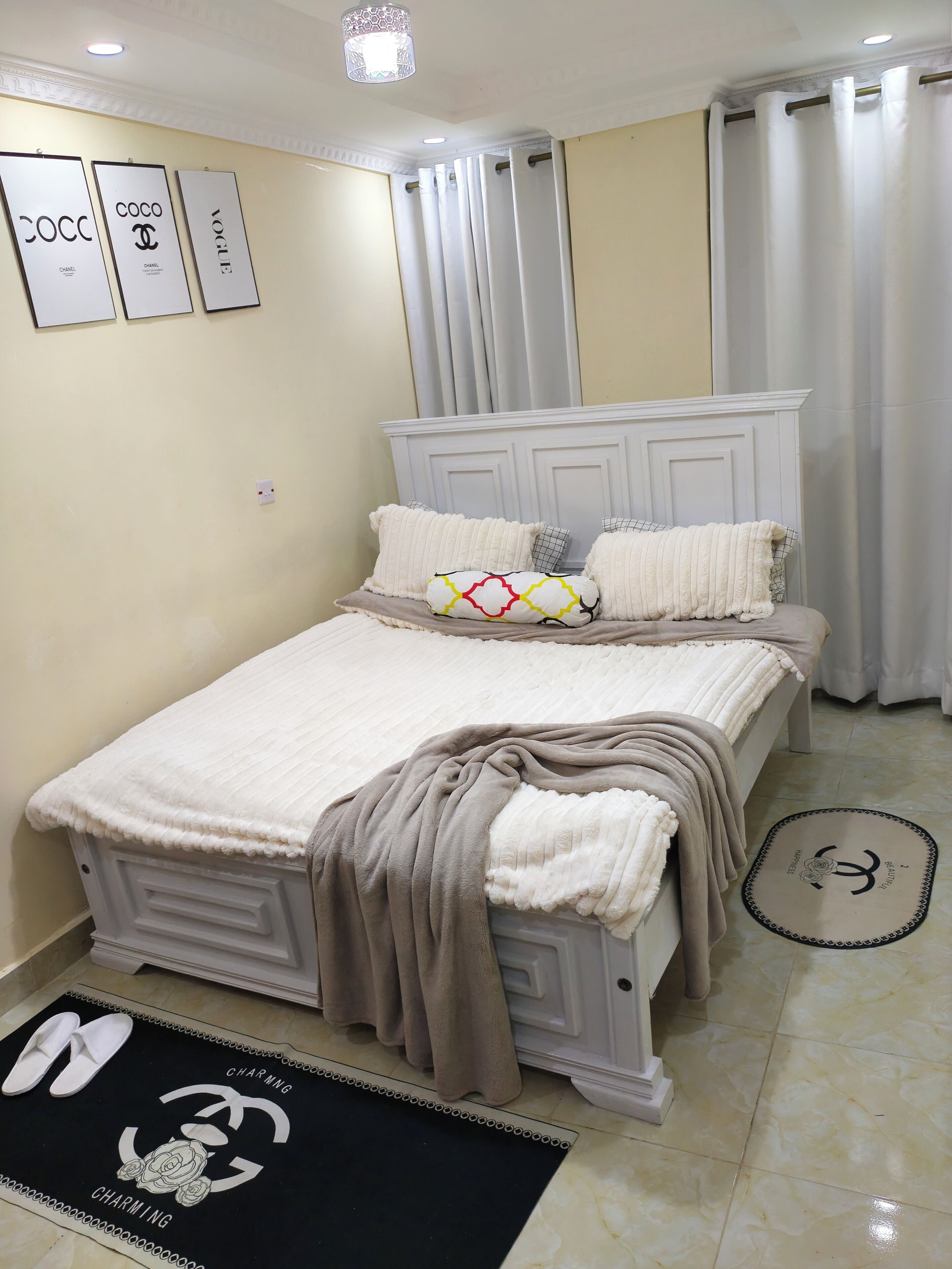 Iron/ironing board, internet, bed sheets