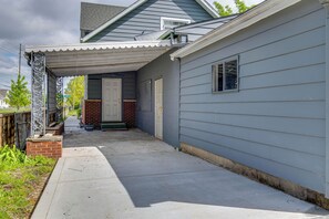 Exterior - Walk Everywhere! Sleek Fountain Square Stay (Indianapolis)