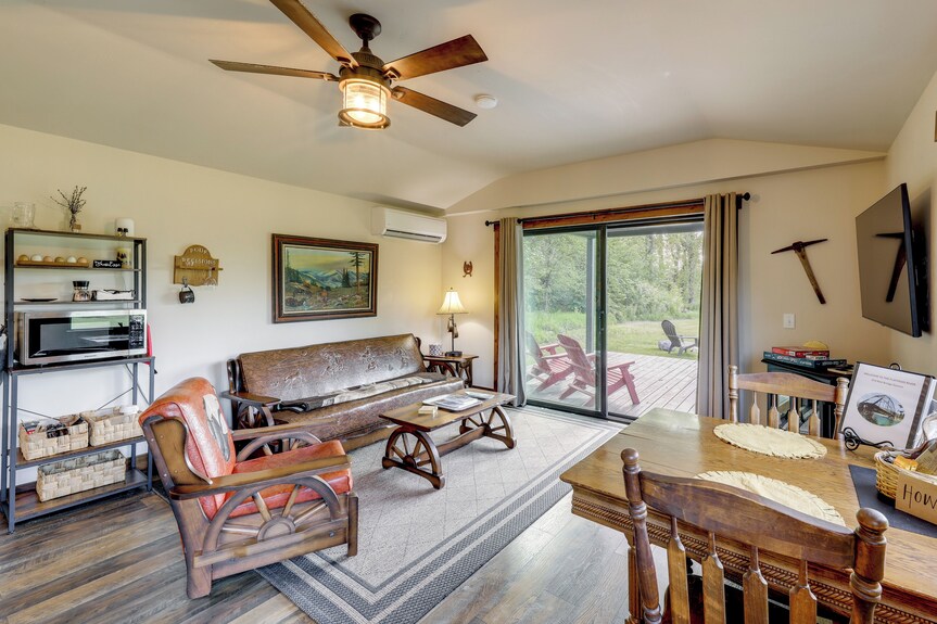 On The Flathead River! Rustic Saloon-themed Cabin - Columbia Falls, MT