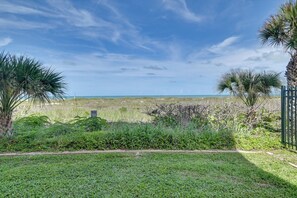 Property grounds - Walkable Cocoa Beach Condo w/ Ocean Views (Cocoa Beach)