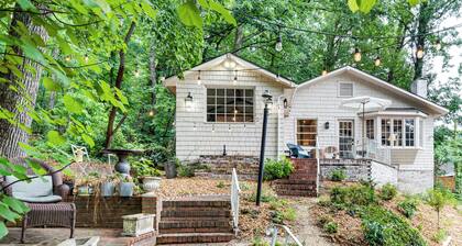 Comfy Cottage Charmer w/ Patio Garden in Tryon