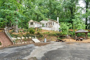 Exterior - Pet-Friendly Charmer w/ Patios & Garden in Tryon! (Tryon)