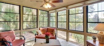 Sunroom & Deck! Golf Retreat in Keowee Key