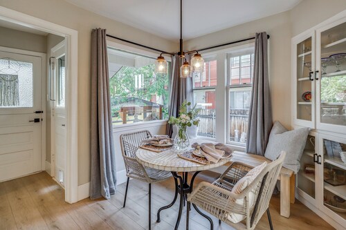 Premium Modern Midtown Favorite: Walk to it All!