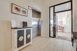 Interior - Gulf-Front Gem w/ Pool Access on Fort Myers Beach! (Fort Myers Beach)