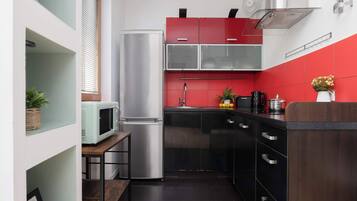 Fridge, microwave, stovetop, electric kettle