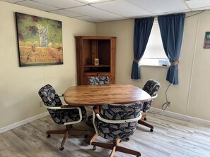 Dining - Clean, easily accessible 2bdrm apartment with AC. 2 mins to base - 15mins to KC (Leavenworth)