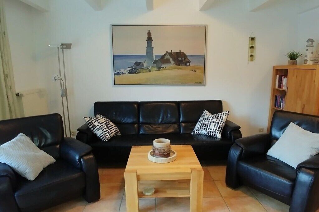 Smart TV, DVD player, books, stereo