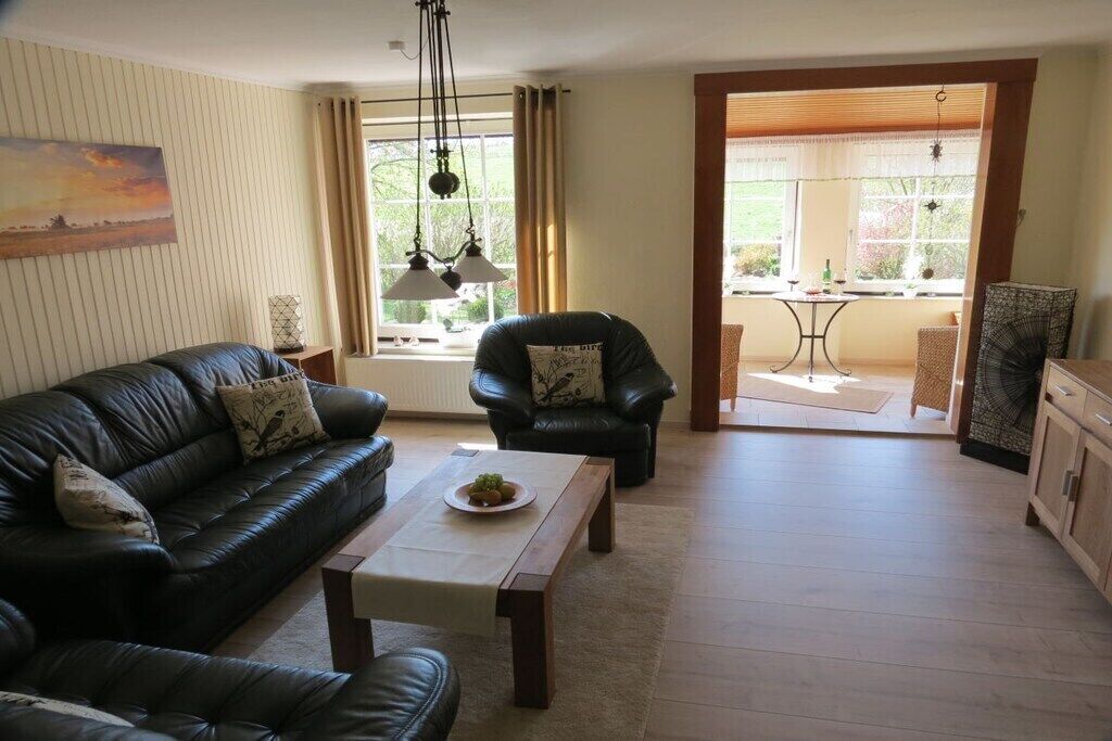 Smart TV, DVD player, books, stereo