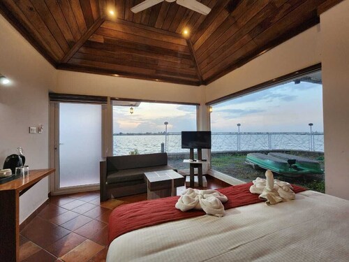 MIRAS PMC Lakeshore Resort