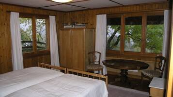 Desk, iron/ironing board, WiFi (free), bed sheets