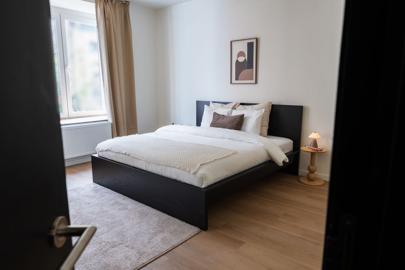 Een strijkplank/strijkijzer, gratis wifi, beddengoed