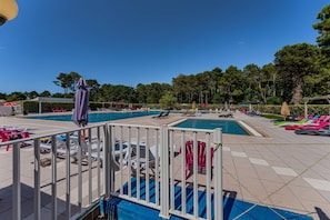 Pool - Holiday Home “La Cabane 2 - Bassin d’Arcachon” with Shared Pool and Private Garden (Gujan-Mestras)