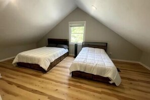 Room - Wake up at Villa Nica, named in honor of Nicaragua! (Springdale)