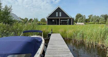 Fantastic villa located by a lake