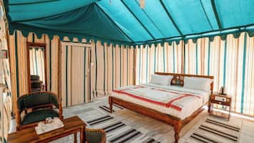 Deluxe Tent | Free WiFi