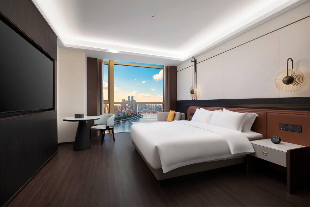 Room, 1 King Bed, Smoking, River View