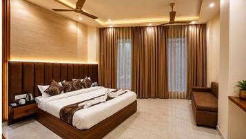 Deluxe Double Room | Desk, laptop workspace, free WiFi