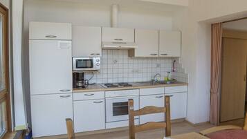 Kühlschrank, Ofen, Herdplatte