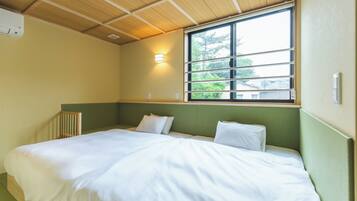 Desk, free WiFi, bed sheets