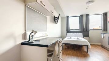 Desk, WiFi, bed sheets