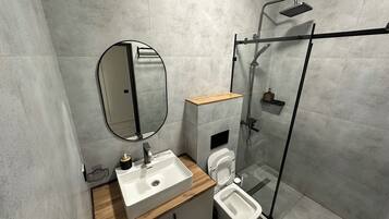 Twin Room | Bathroom