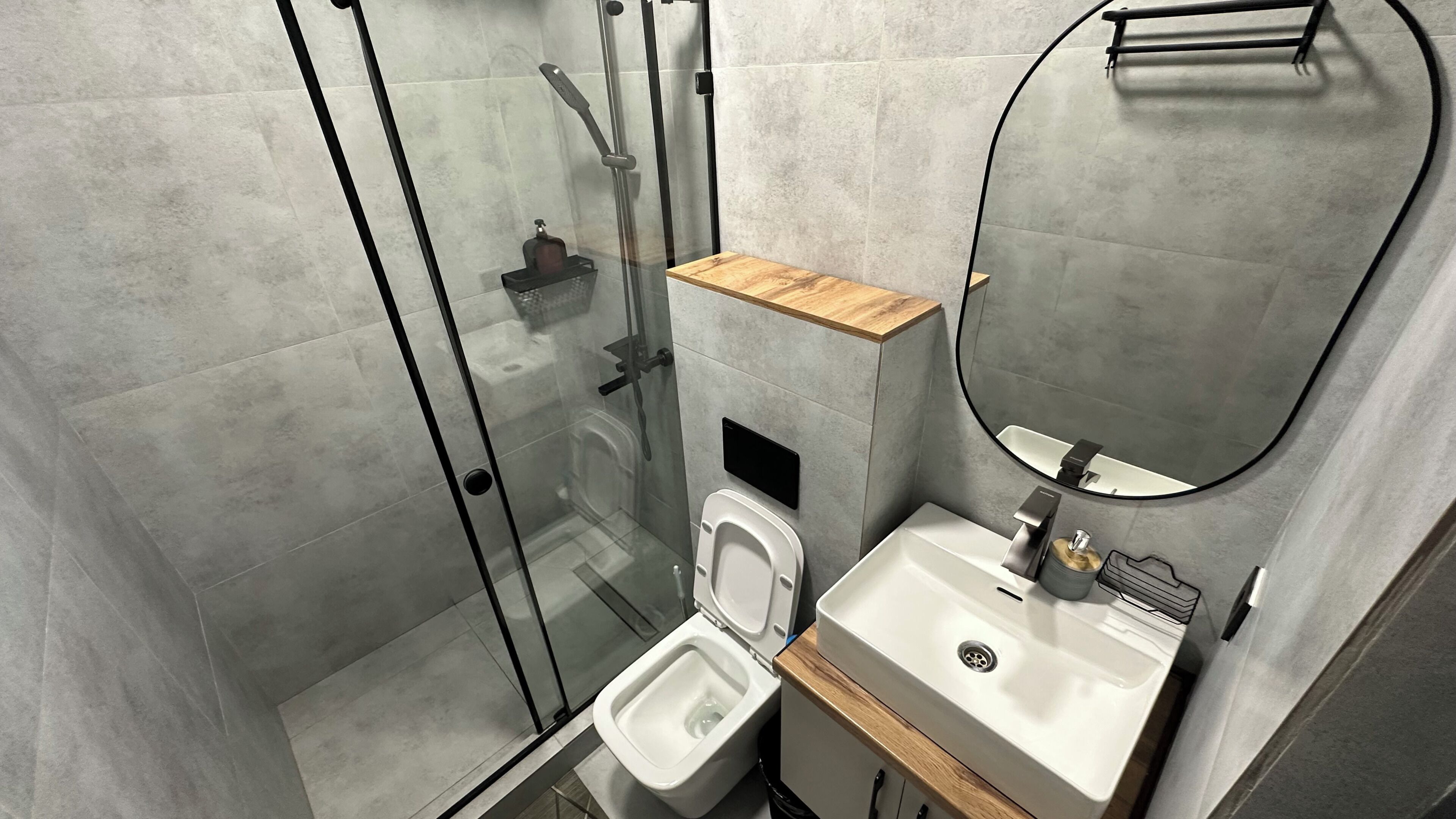 Double Room | Bathroom | Shower, hair dryer, towels, soap