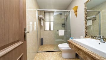 Basic Double Room, 1 Queen Bed | Bathroom | Bathtub, free toiletries, hair dryer, slippers