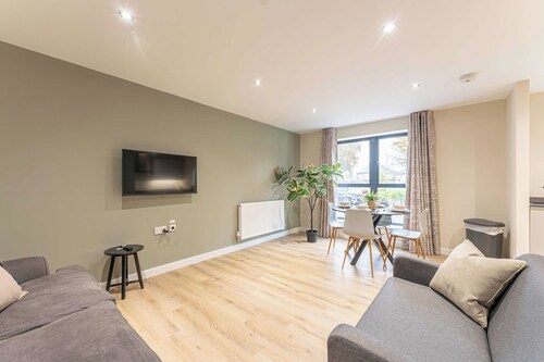 Stylish 1BR Apartment | Maple Apartments, Derby