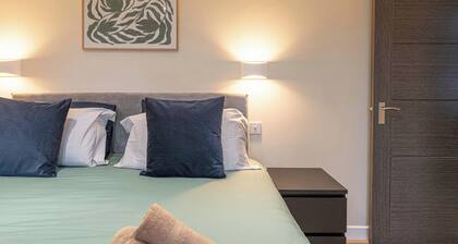 Stylish 1BR Apartment | Maple Apartments, Derby