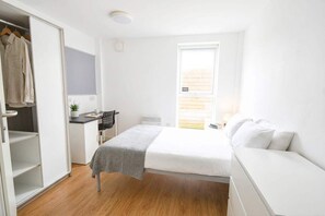 6 Schlafzimmer, Schreibtisch, WLAN, Bettwäsche
