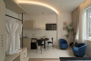 The Leaf | Minibar, skrivebord, lydisolert og strykejern/-brett