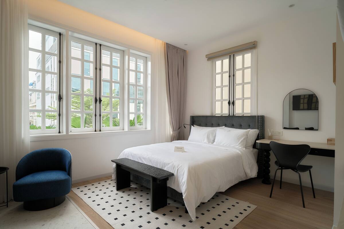 The Leaf | Interior
