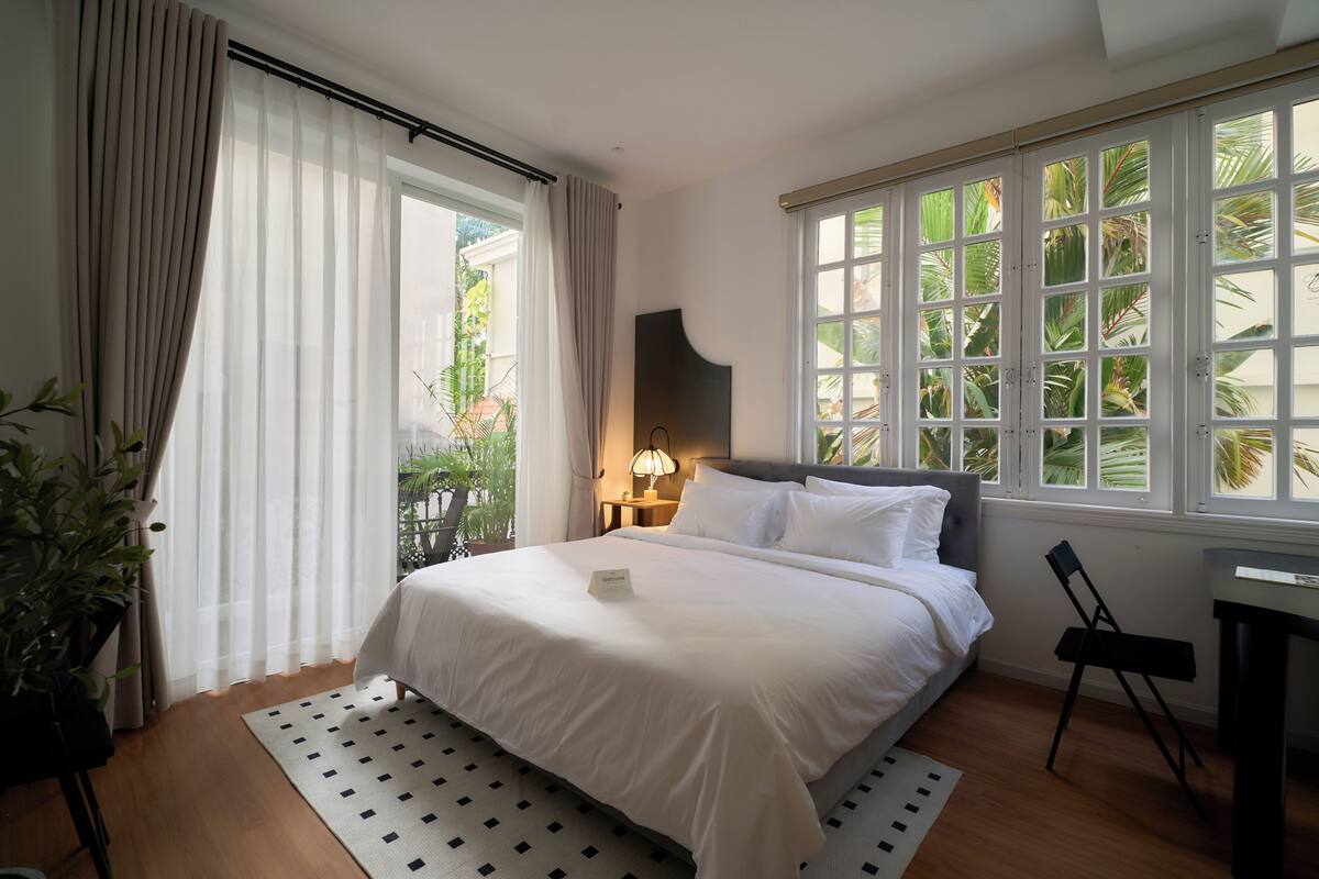 The Hideaway | Interior